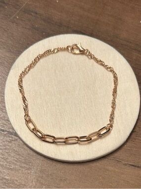 G - Gold Chain Link Women's Bracelet